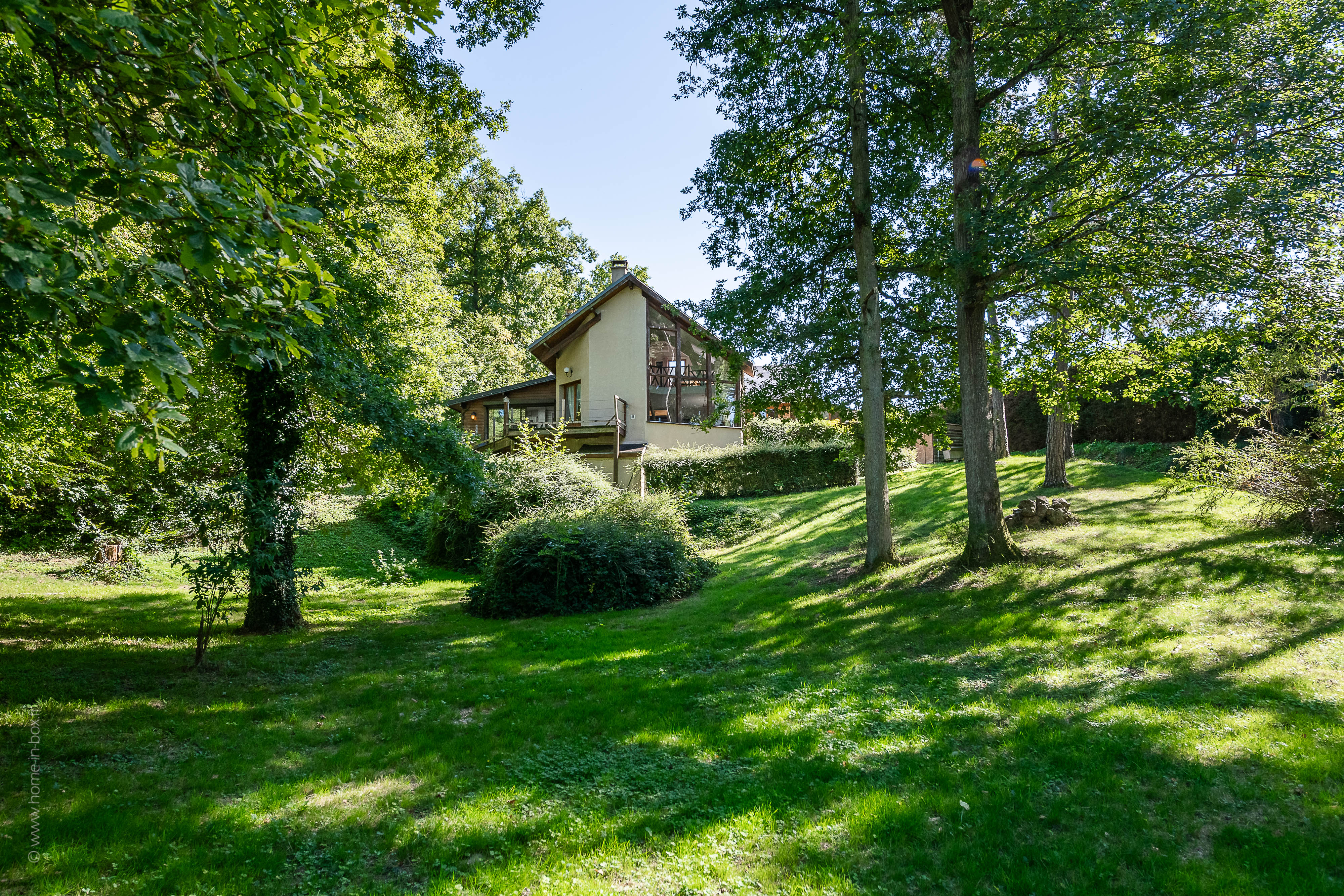 Villa spacieuse avec piscine